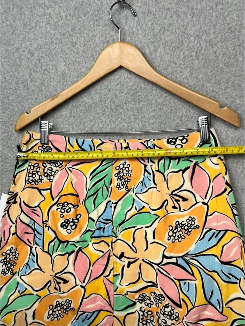 ASTR the Label Covina Tropical Papaya Print Mini Skirt M Vibrant Summer Artsy